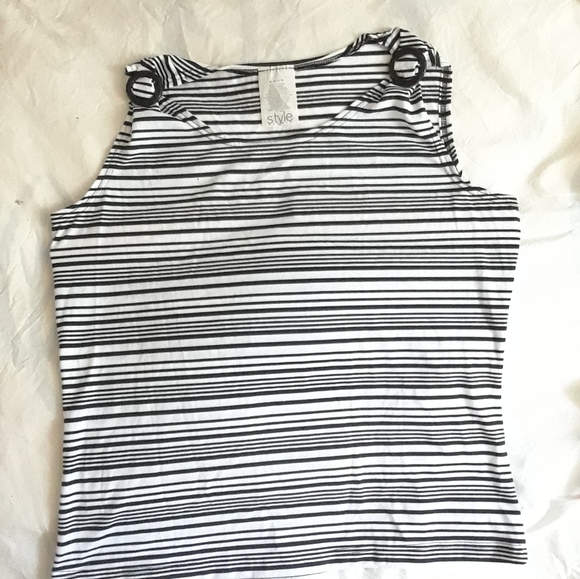 2/26.00 T-Shirt sleeveless - Picture 2 of 2